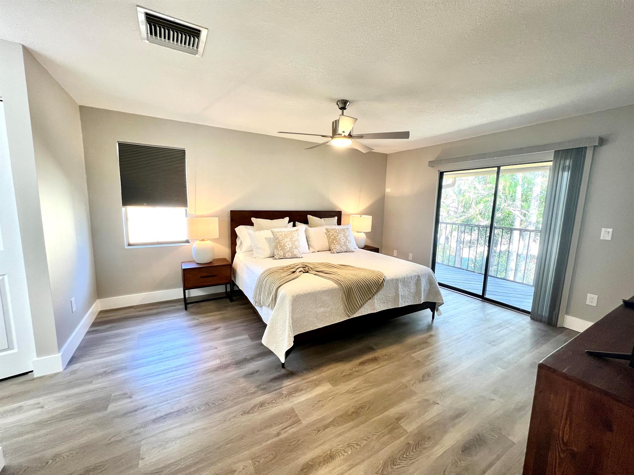 SHEFFIELD WOODS AT WELLINGTON CONDO - Residential