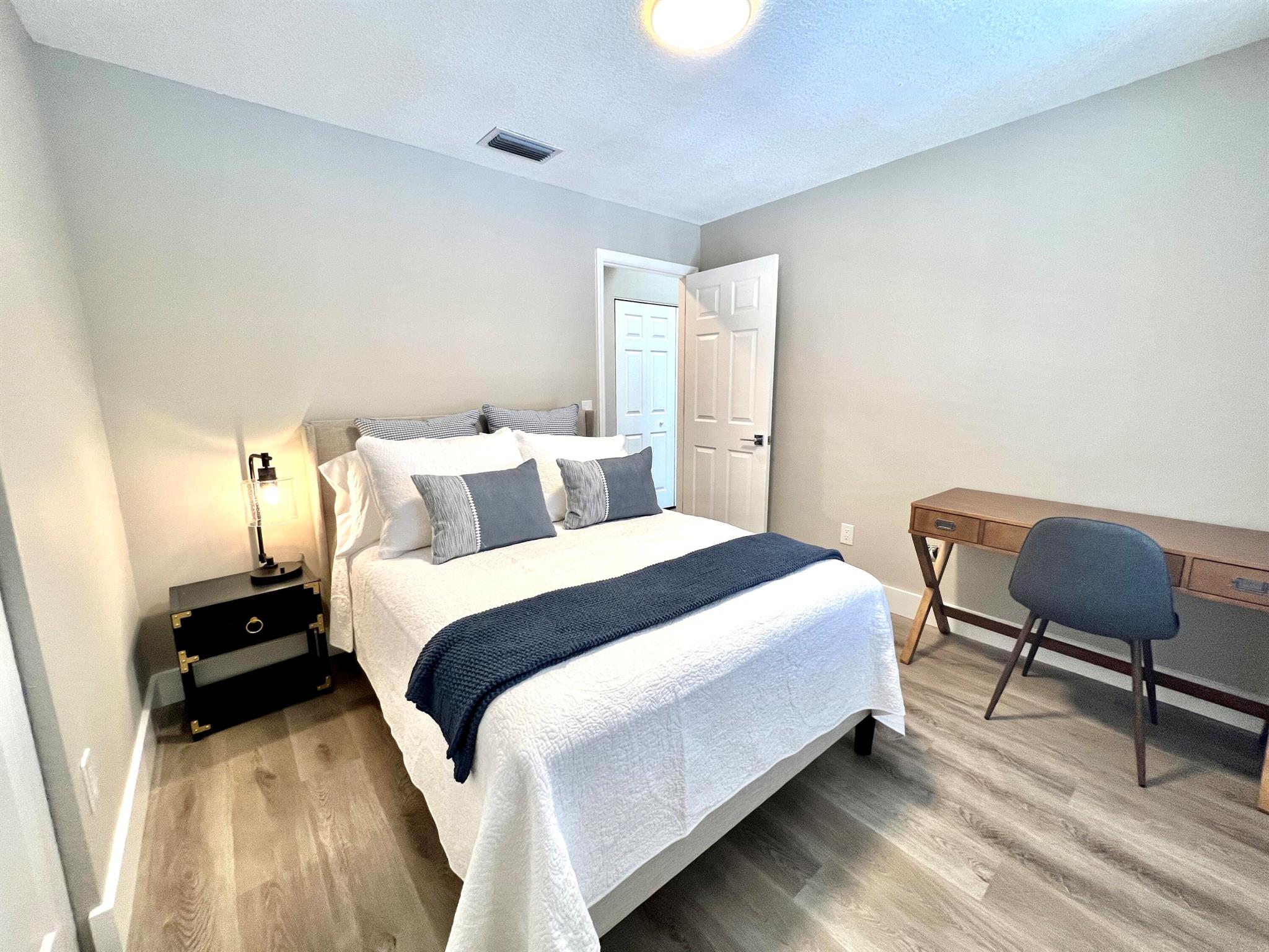 SHEFFIELD WOODS AT WELLINGTON CONDO - Residential