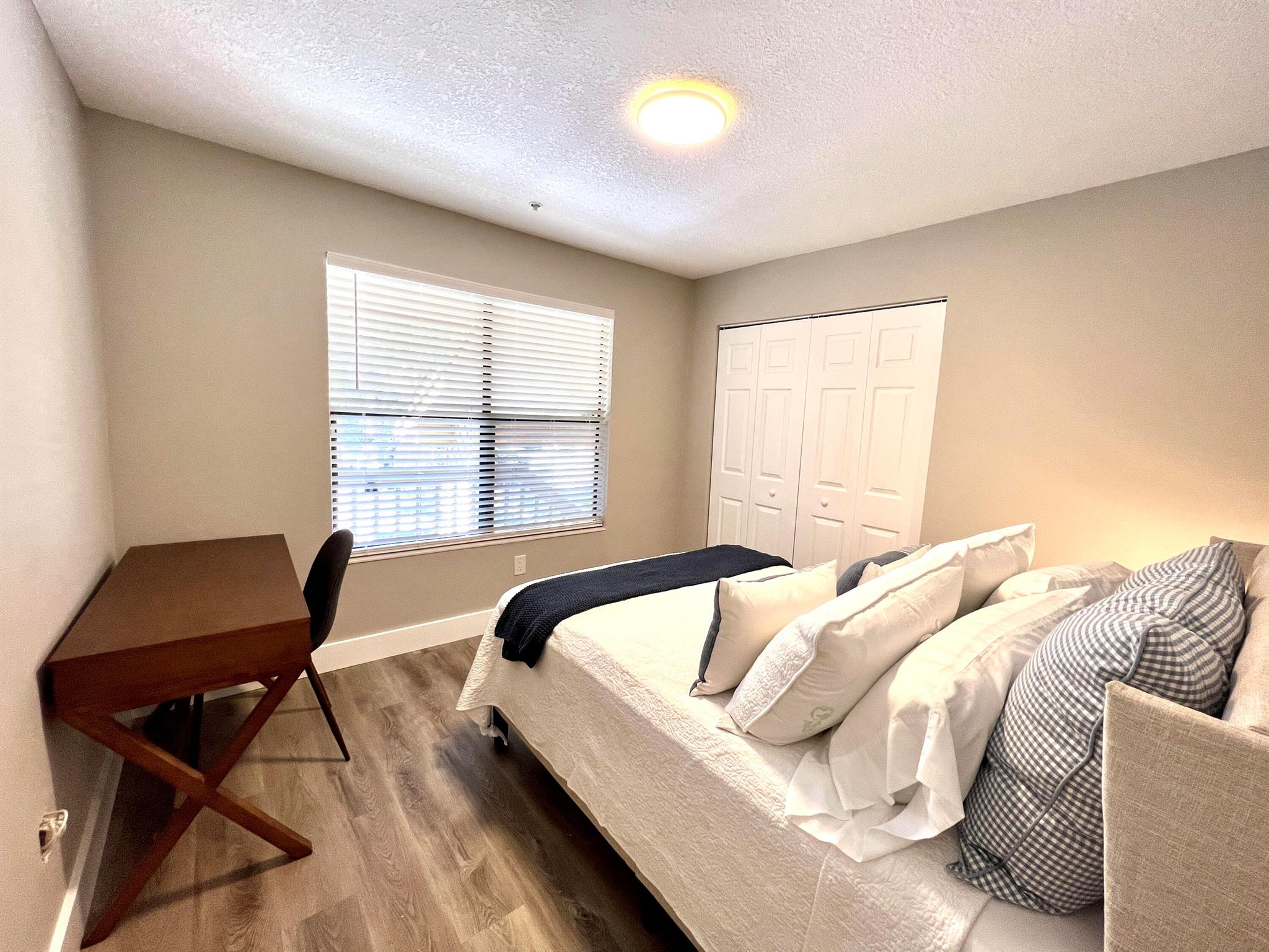 SHEFFIELD WOODS AT WELLINGTON CONDO - Residential