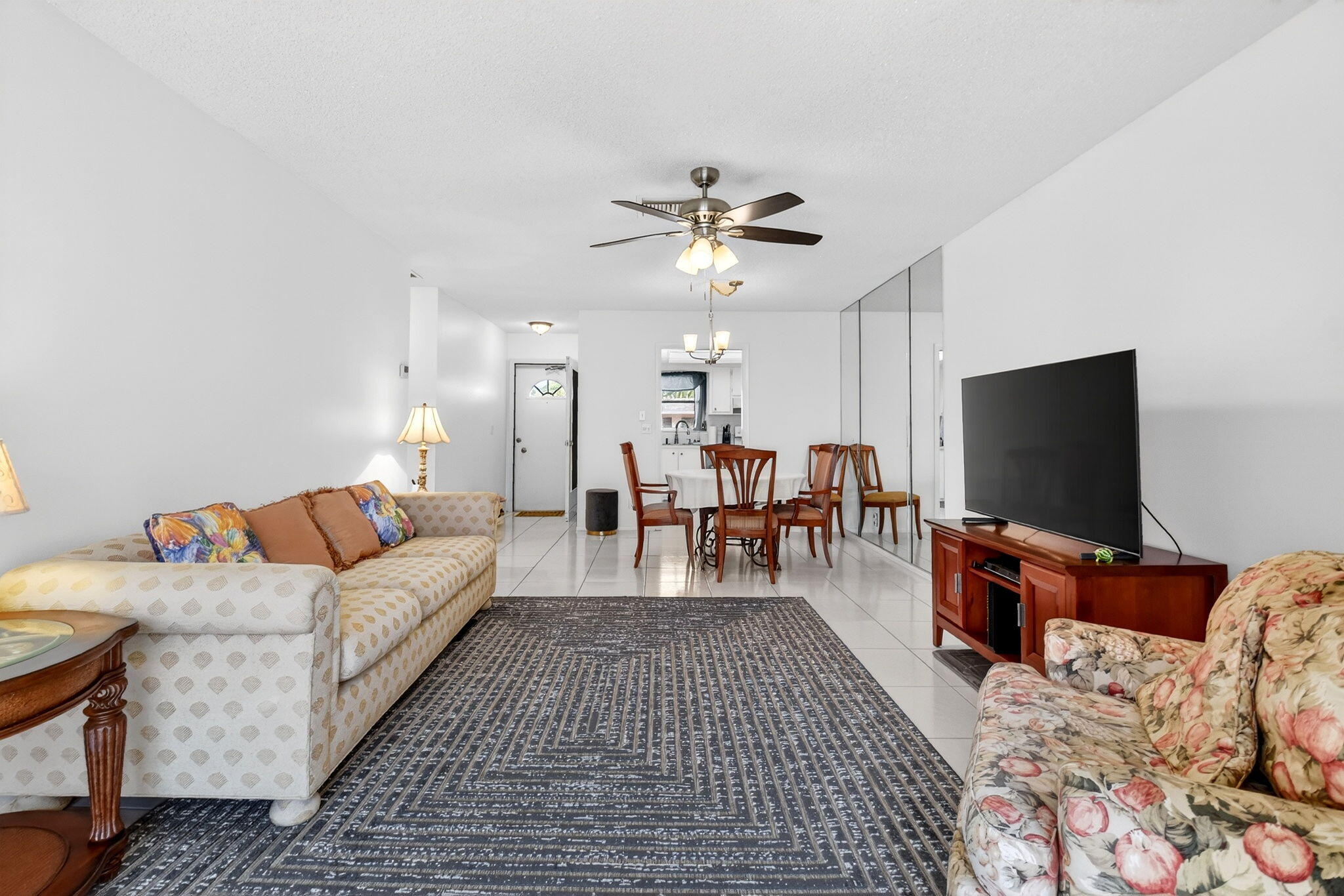 CRESTHAVEN VILLAS CONDO 26 - Residential