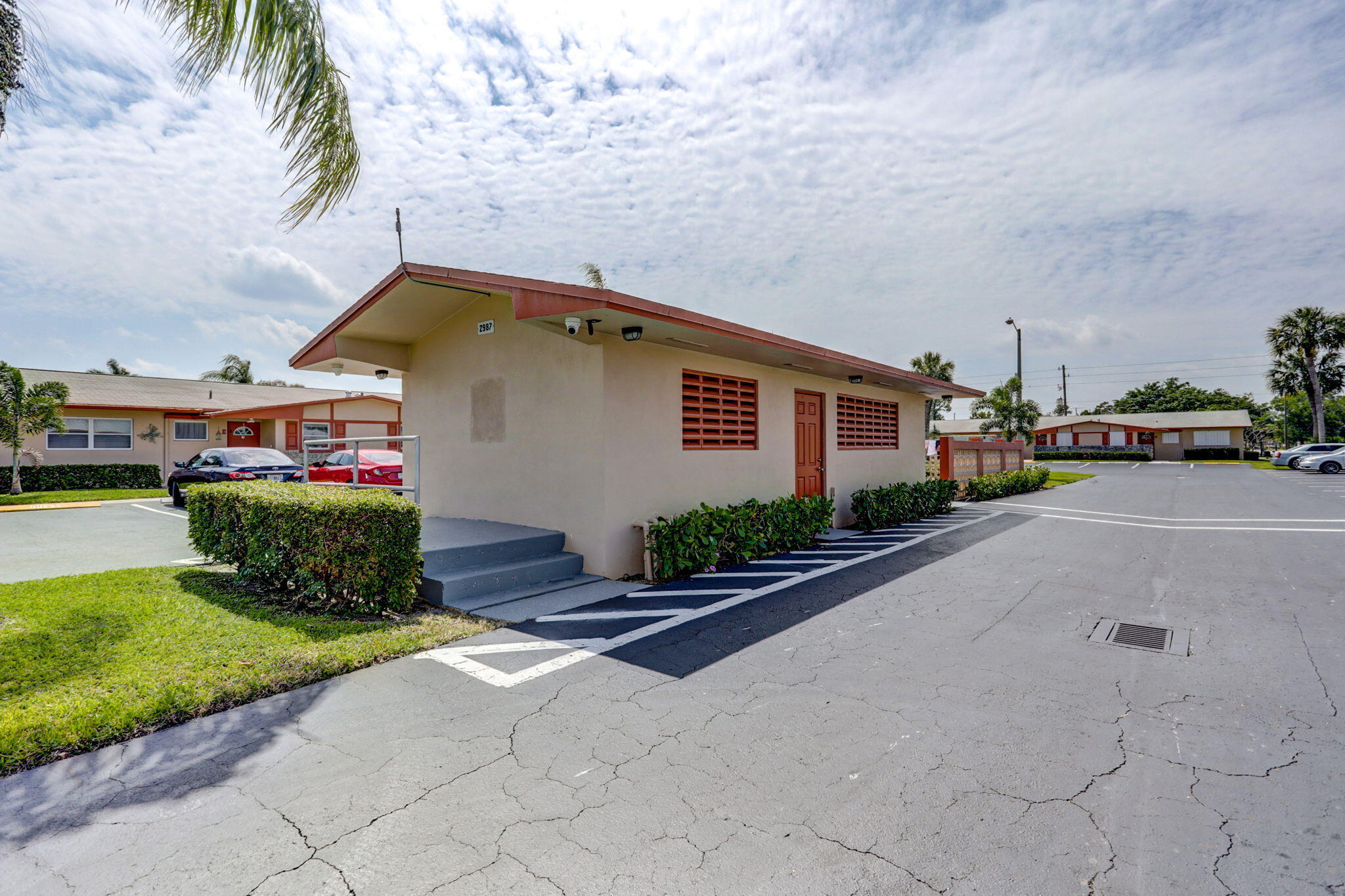 CRESTHAVEN VILLAS CONDO 26 - Residential