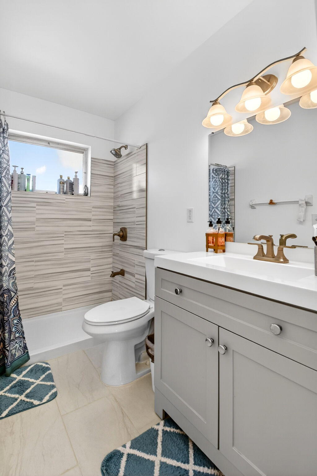 CRESTHAVEN VILLAS CONDO 26 - Residential