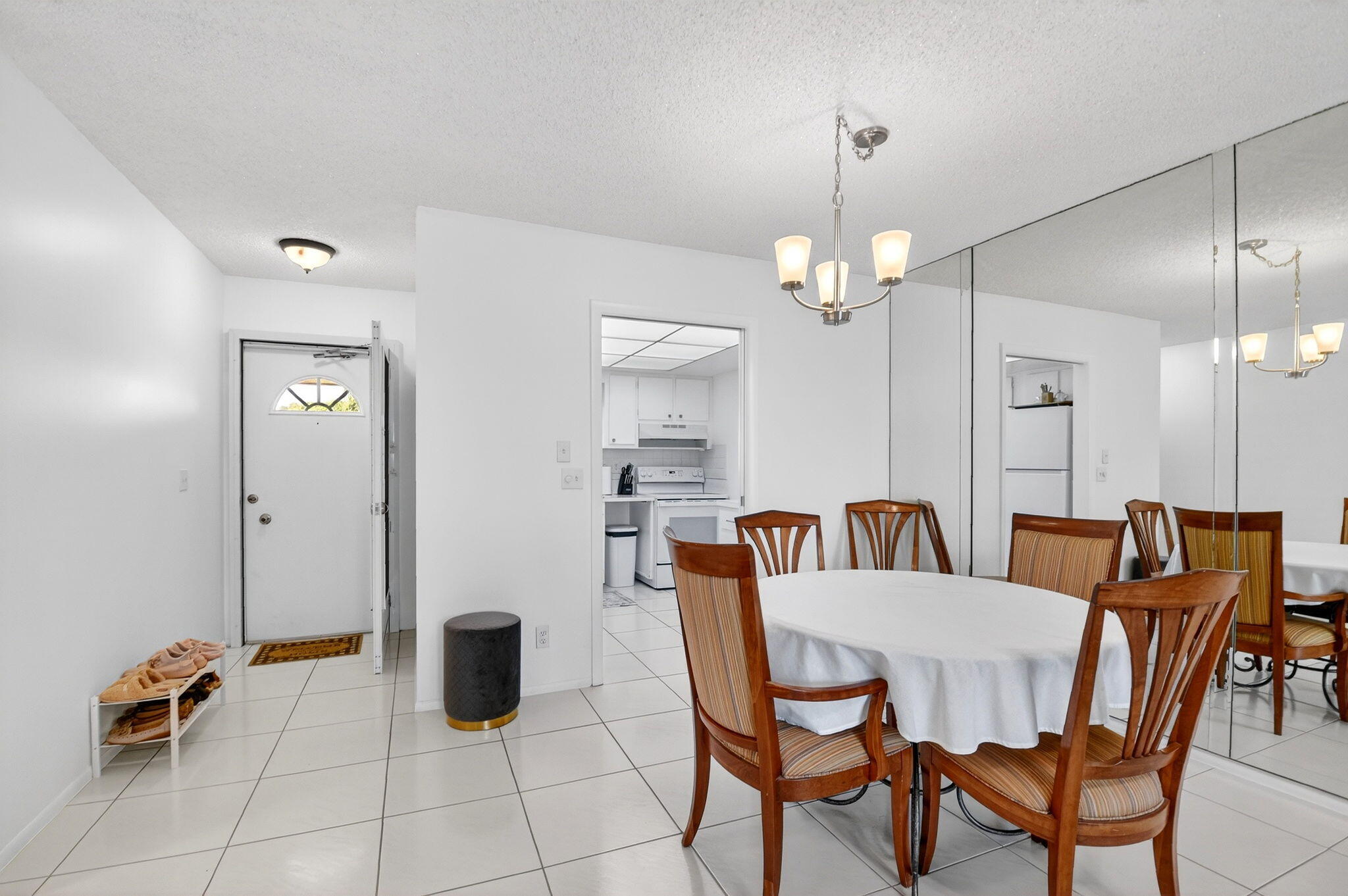 CRESTHAVEN VILLAS CONDO 26 - Residential