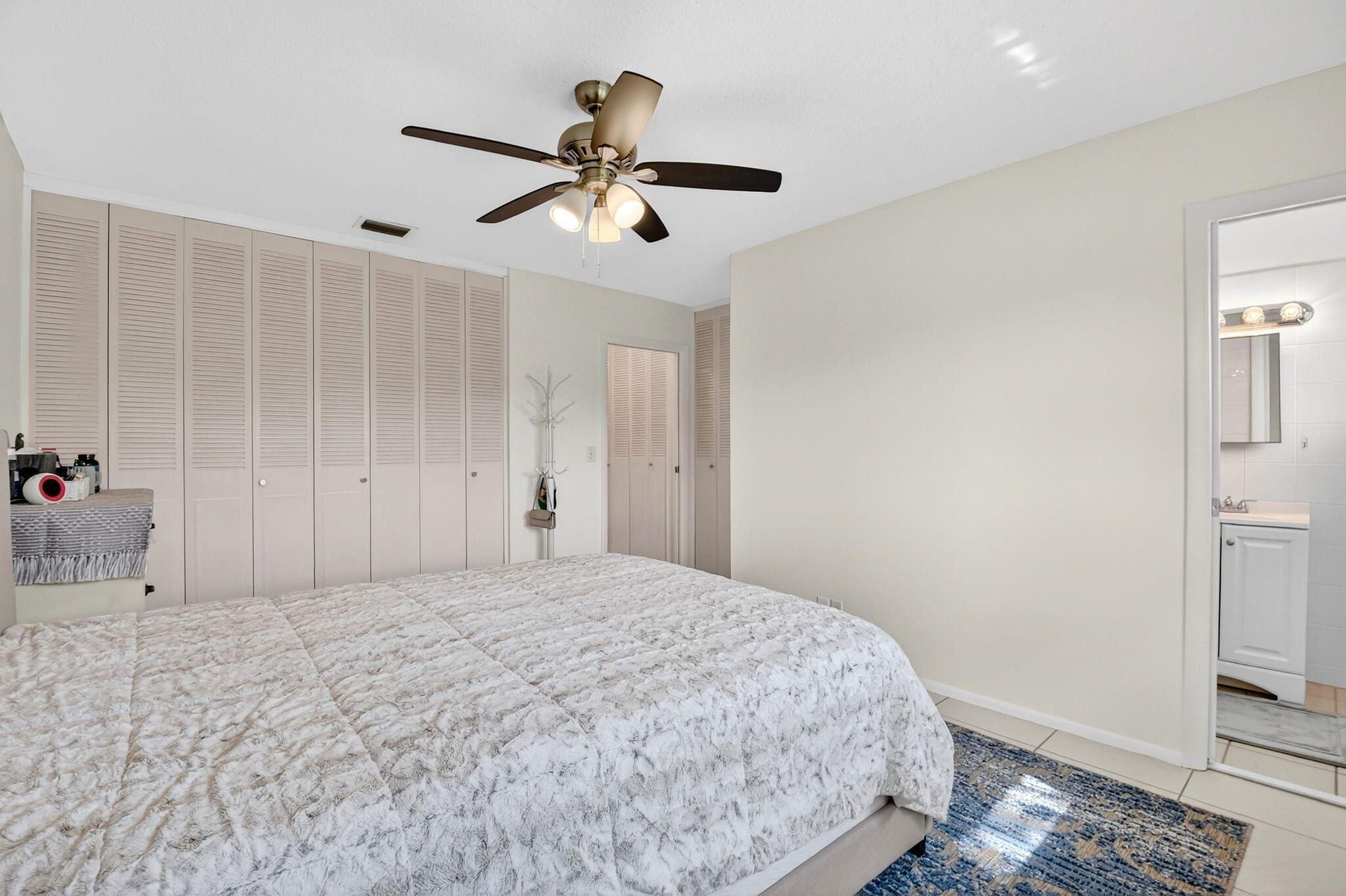 CRESTHAVEN VILLAS CONDO 26 - Residential