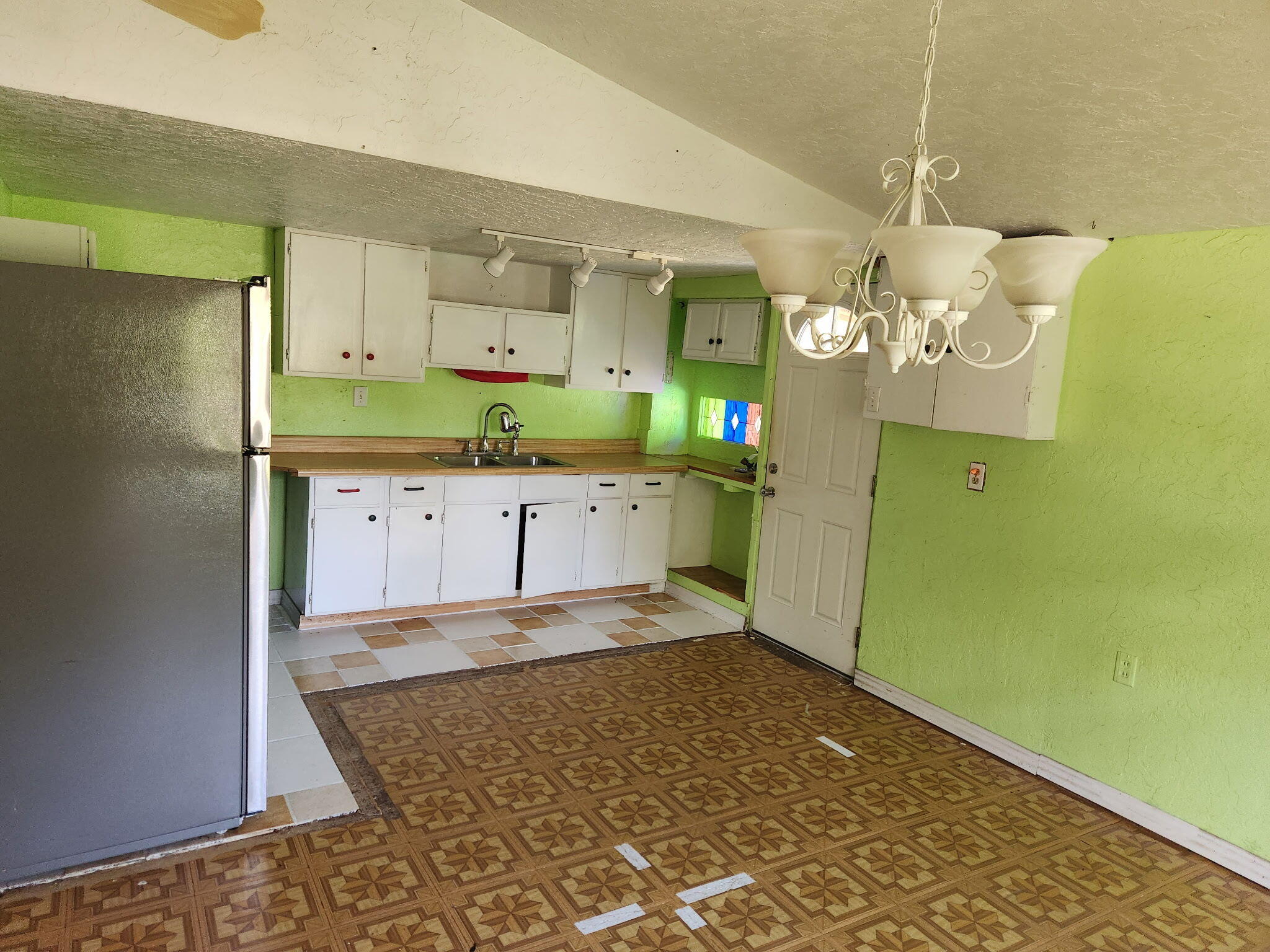 2319 S Summerlin Avenue