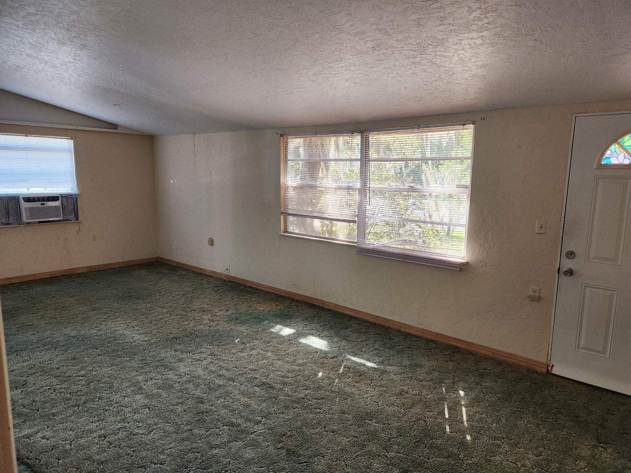 2319 S Summerlin Avenue