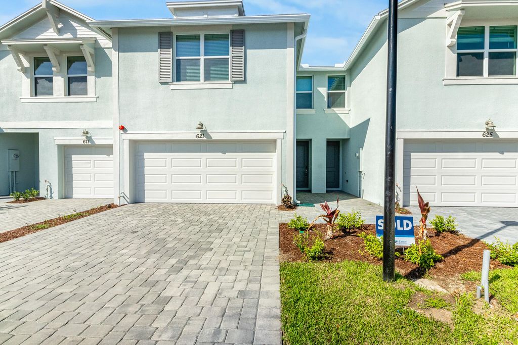 Photo of 621 Salisbury Circle, Fort Pierce, FL 34982 (MLS # R11167476)