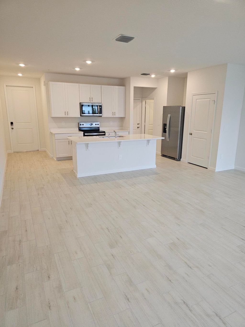 Photo of 621 Salisbury Circle, Fort Pierce, FL 34982 (MLS # R11167476)