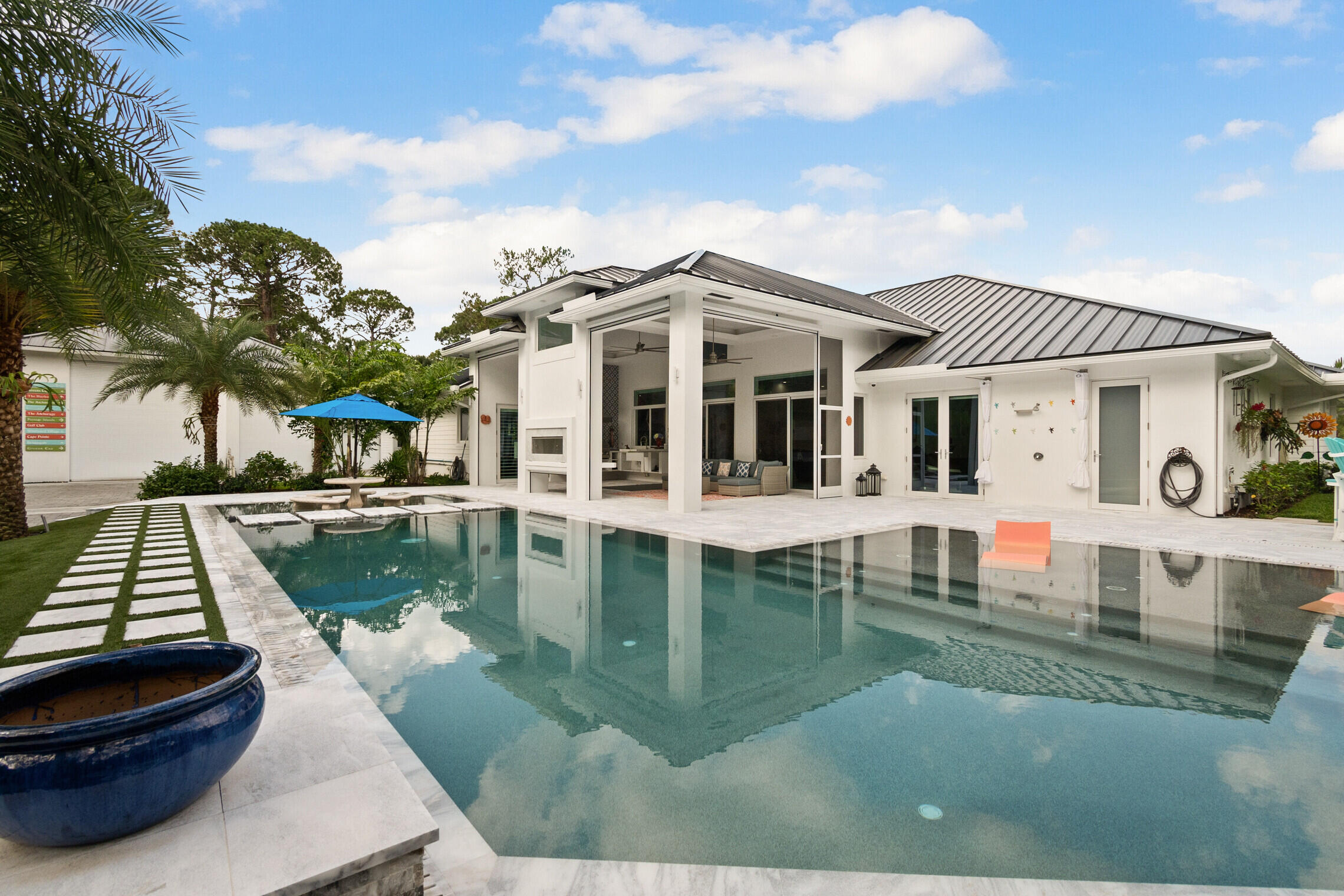 Palm Beach Country Estate - Residential
