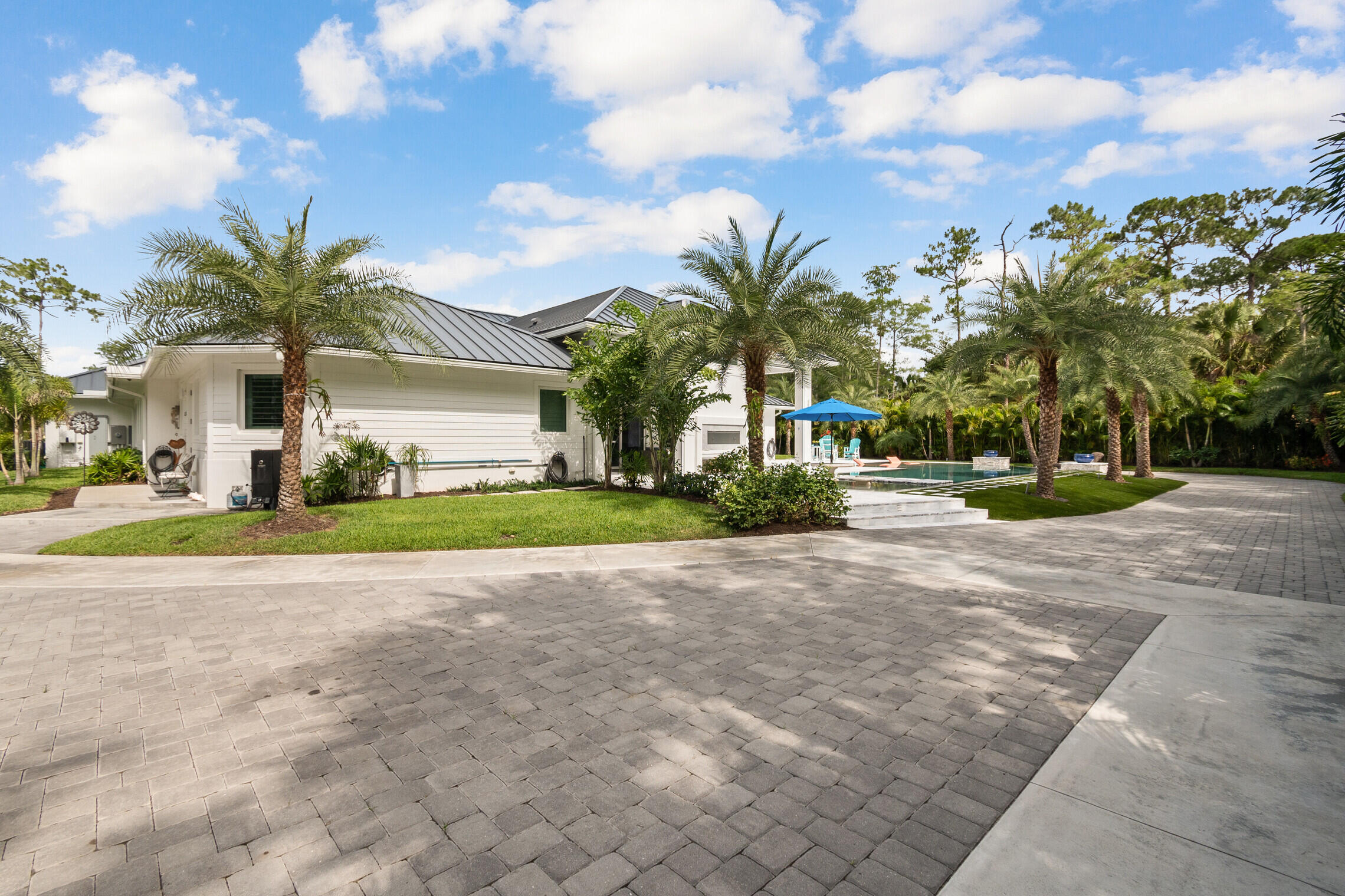 Palm Beach Country Estate - Residential