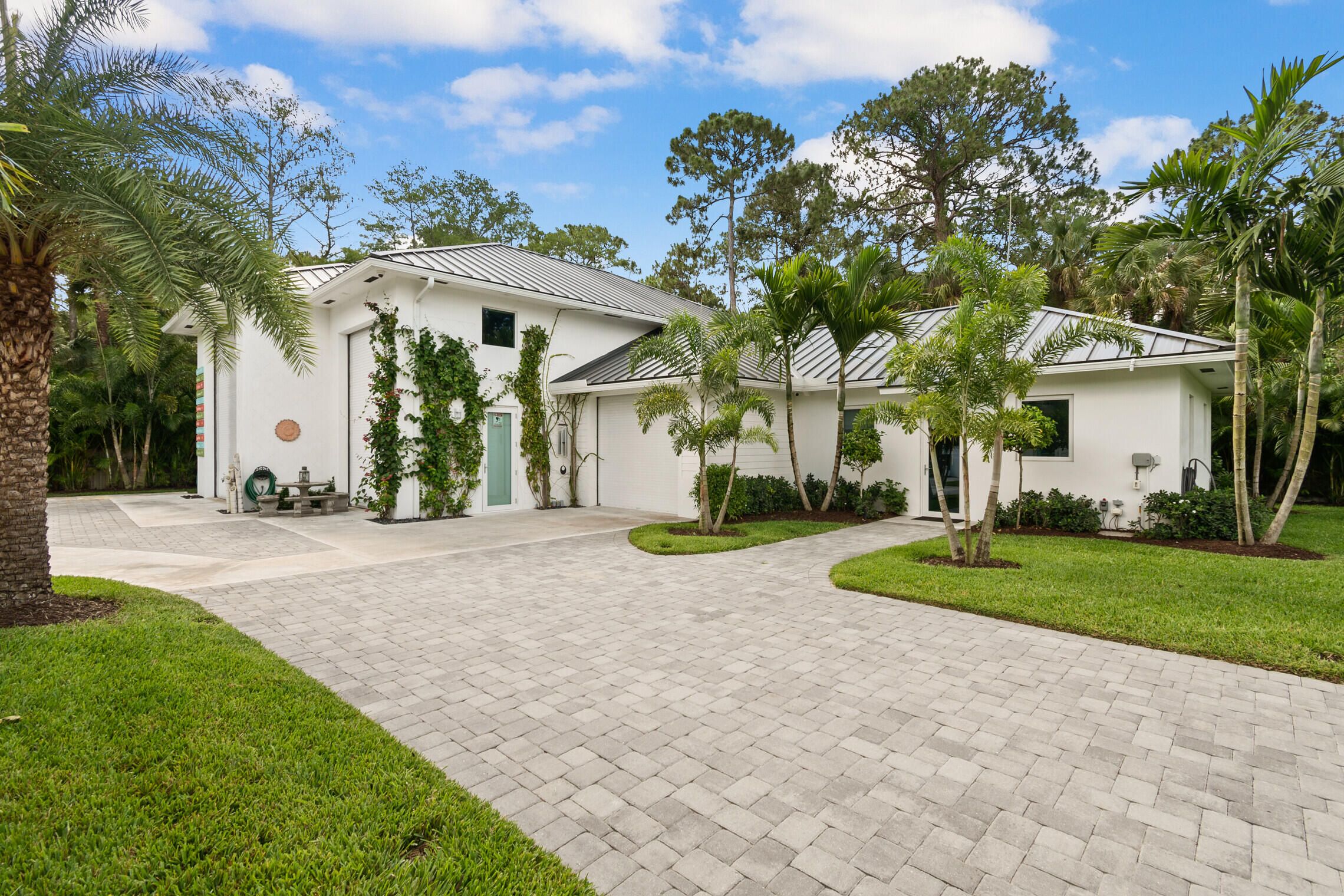 Palm Beach Country Estate - Residential