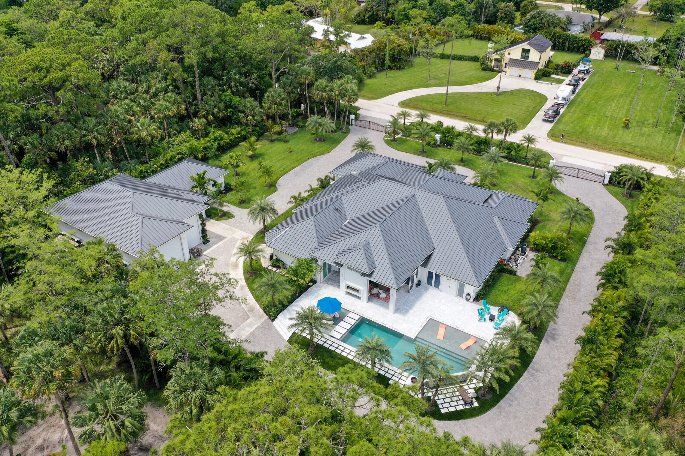 Palm Beach Country Estate - Residential