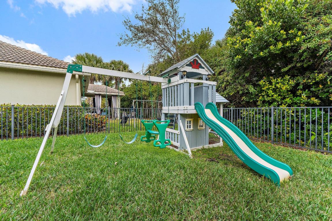 5903 SE Crooked Oak Avenue