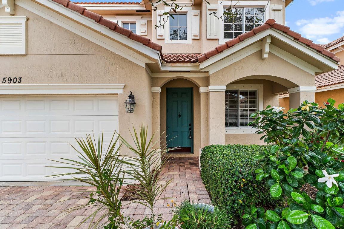 5903 SE Crooked Oak Avenue