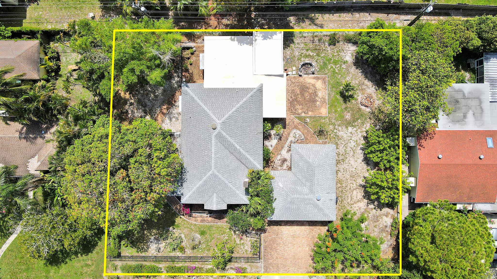 1709 N Palmway