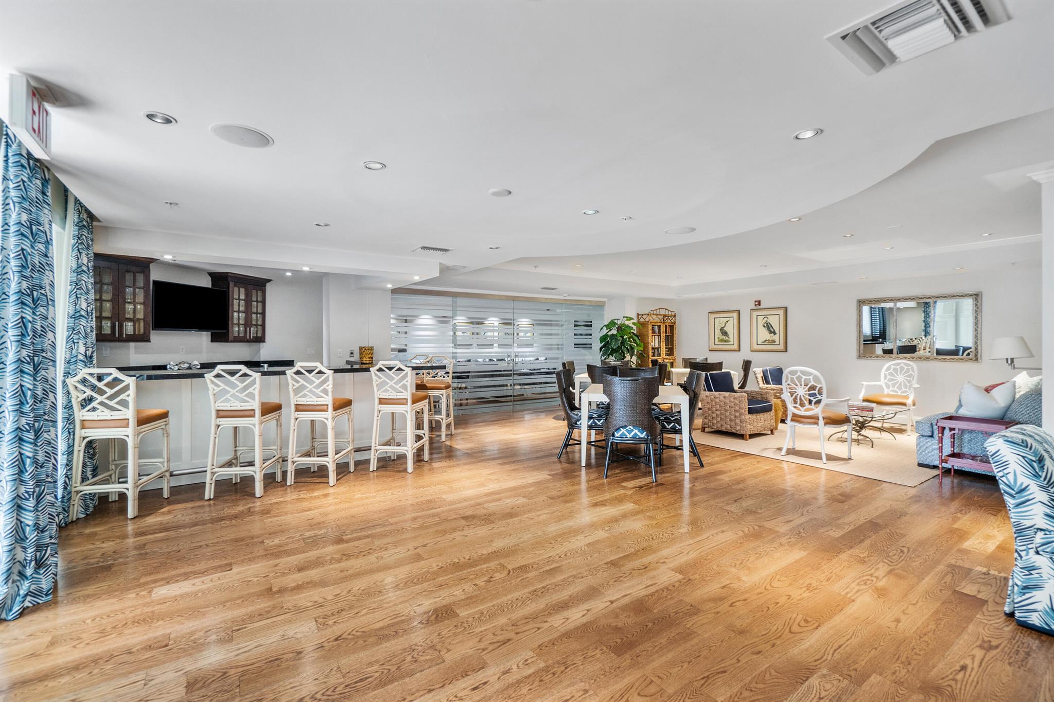 ONE CITY PLAZA CONDO - Residential