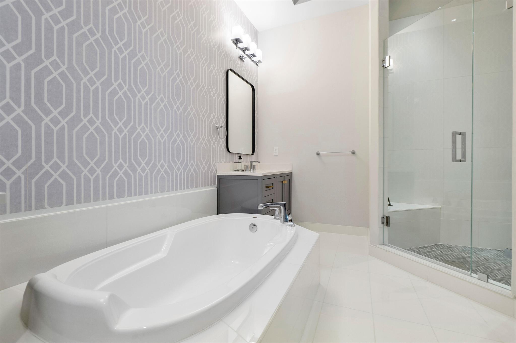 ONE CITY PLAZA CONDO - Residential