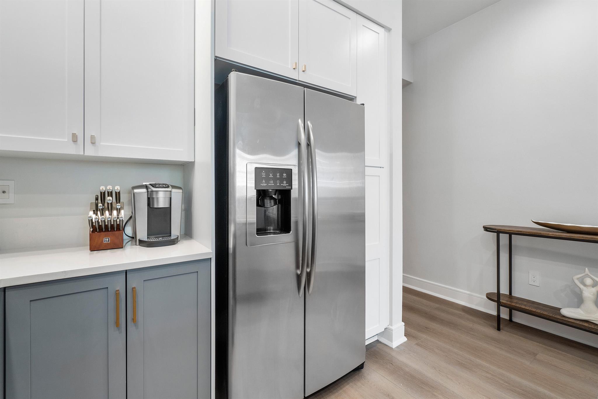 ONE CITY PLAZA CONDO - Residential