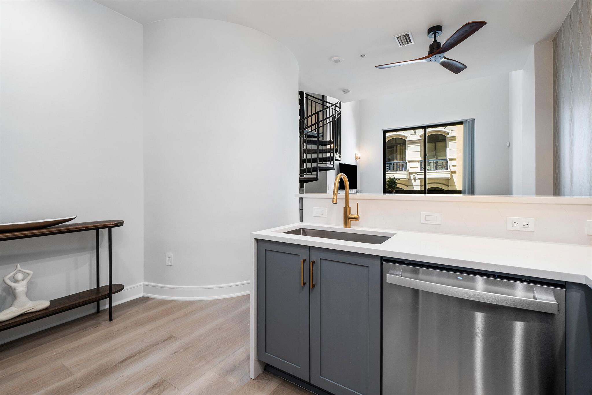 ONE CITY PLAZA CONDO - Residential