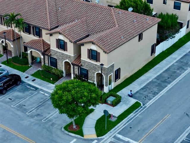 9207 W 33rd Lane