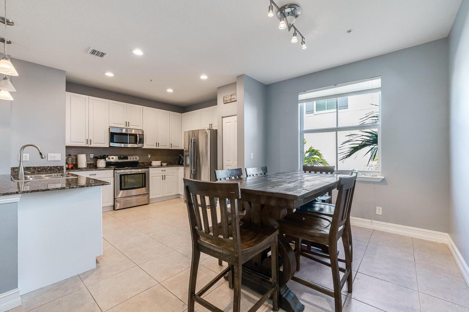 ATLANTIC GROVE - Residential Lease