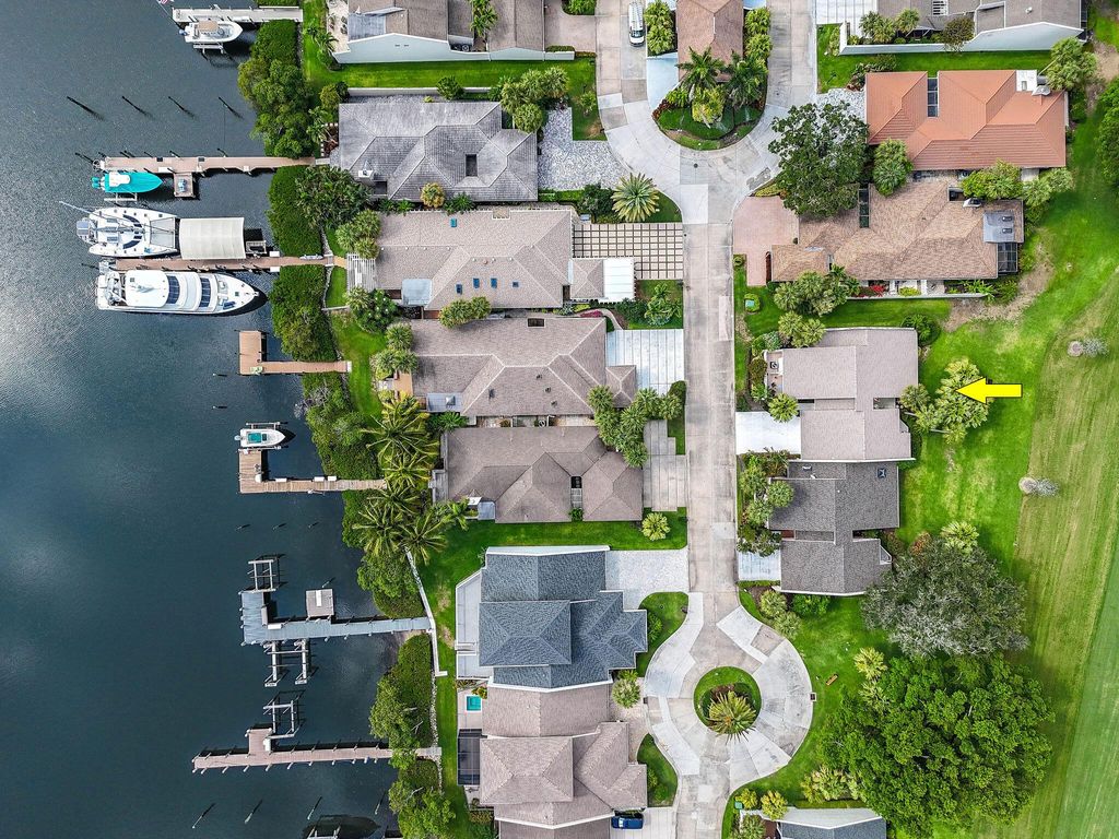 Photo of 17187 Bay Street, Jupiter, FL 33477 (MLS # R11093723)