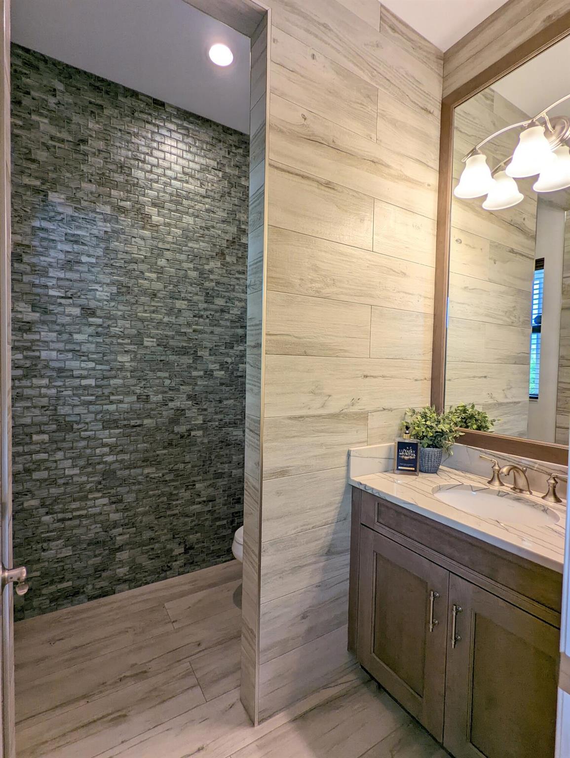 ROYAL PALM POLO - Residential Lease