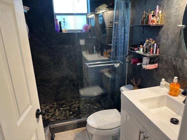 RAMBLEWOOD EAST CONDO - Residential Lease