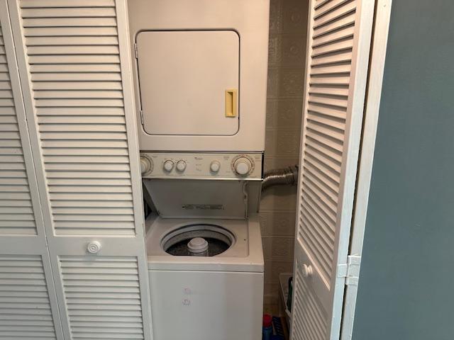 RAMBLEWOOD EAST CONDO - Residential Lease