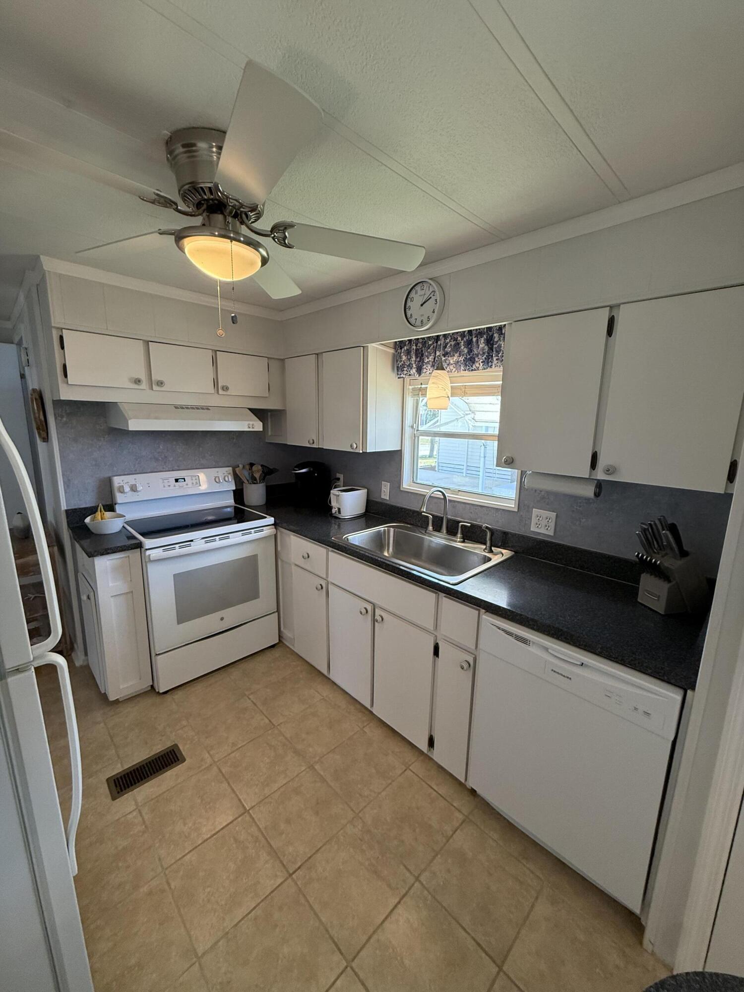 Spanish Lakes Golf Village - Residential