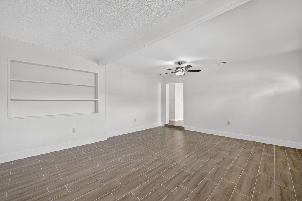 Photo of 3003 Avenue M, Fort Pierce, FL 34947 (MLS # R11122631)