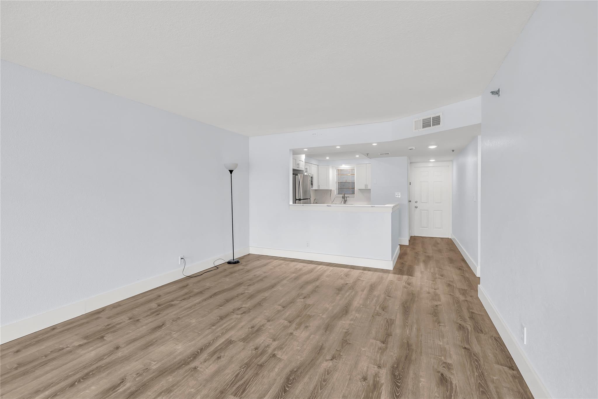 ROLLING HILLS GOLF & TENN - Residential