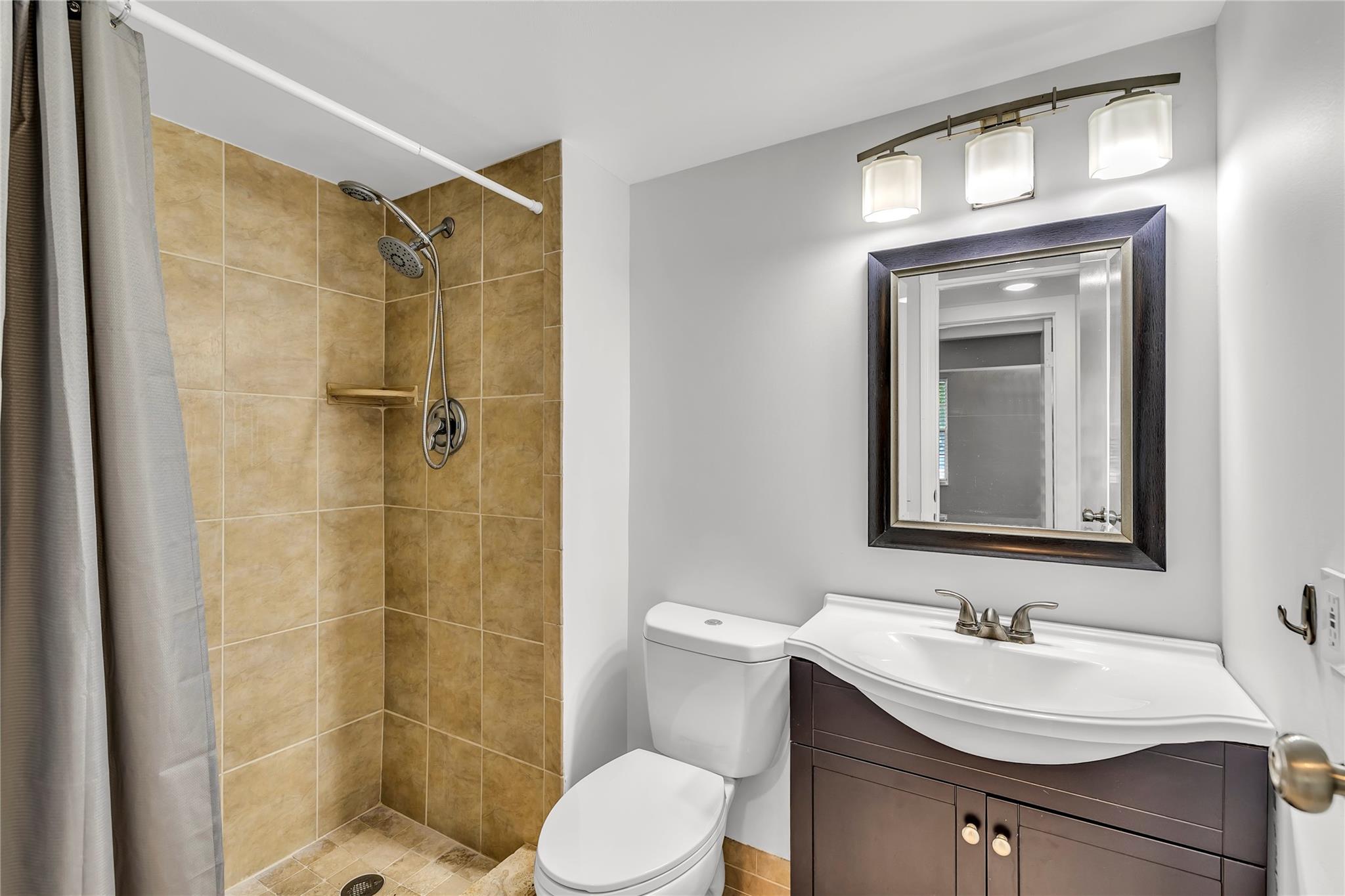 ROLLING HILLS GOLF & TENN - Residential