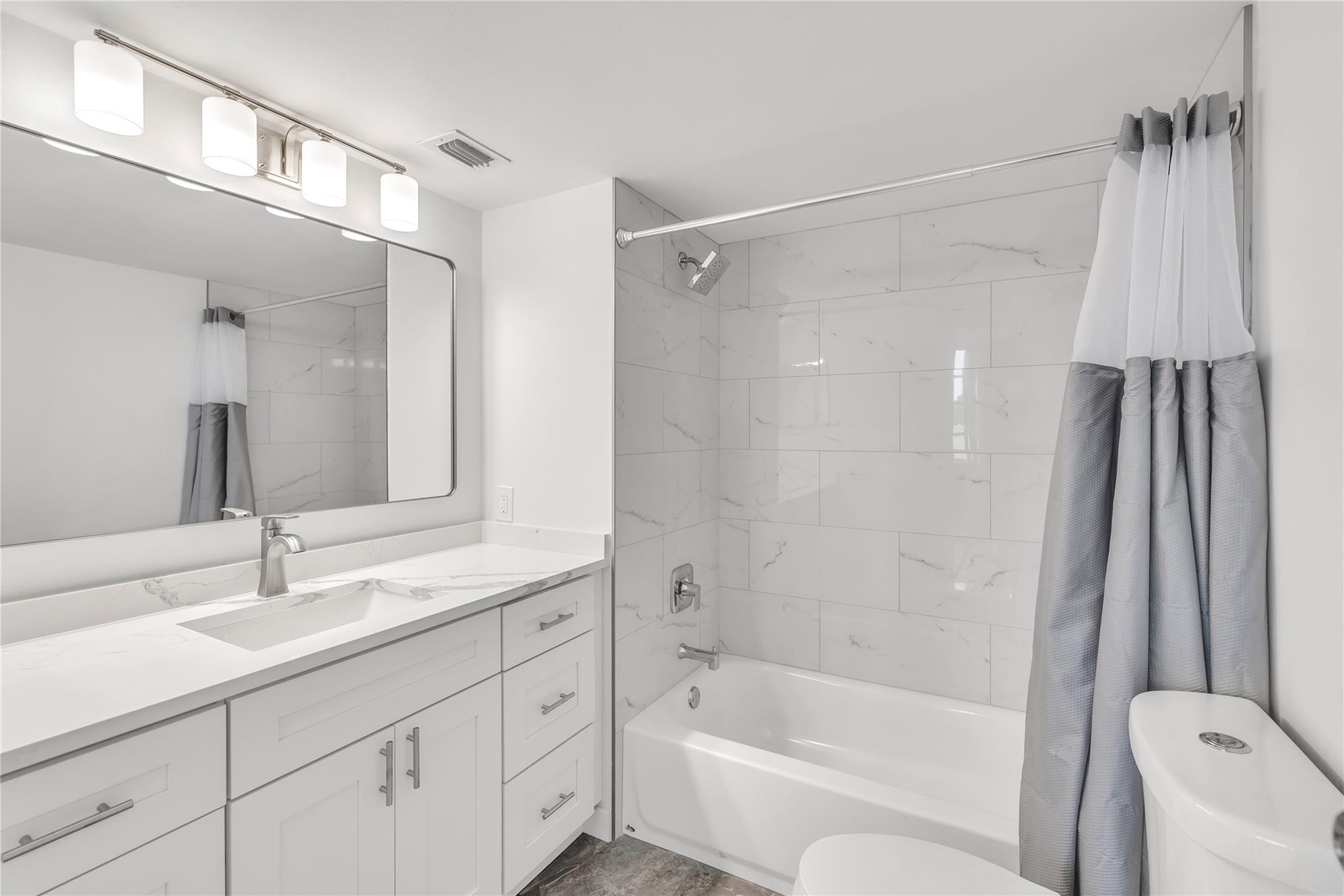 ROLLING HILLS GOLF & TENN - Residential