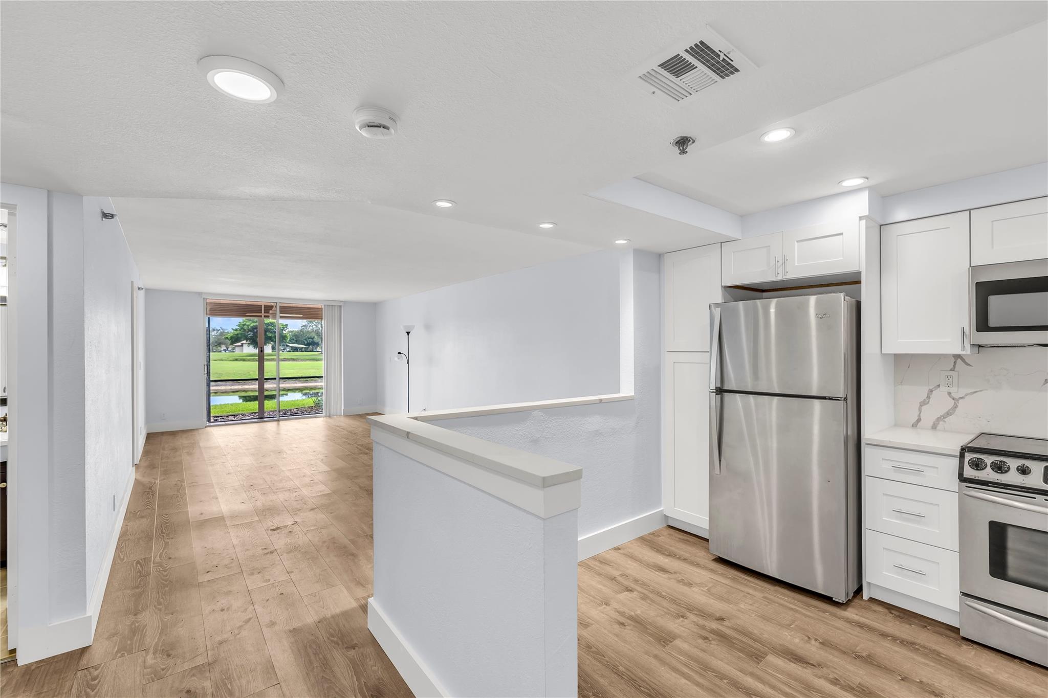 IDEAL LOCATION FOR COLLEGE STUDENTS, EASY ACCESS TO MAJOR HIGHWAYS AND SHOPPING. LIGHT AND BRIGHT, THIS REMODELED AND UPGRADED UNIT IS MOVE IN READY! 2 BIG ROOMS WITH WALK IN CLOSETS. NEW TANKLESS WATER HEATER. UNWIND FROM A HECTIC DAY AND ENJOY THE PEACEFULL AND TRANQUIL VIEW OF THE CANAL ON YOUR REAR PATIO. 1ST FLOOR UNIT MAKES MOVING A BREEZE. QUIET BUILDING AND QUIET NEIGHBORS. ALL AGES WELCOME. OK TO LEASE.
