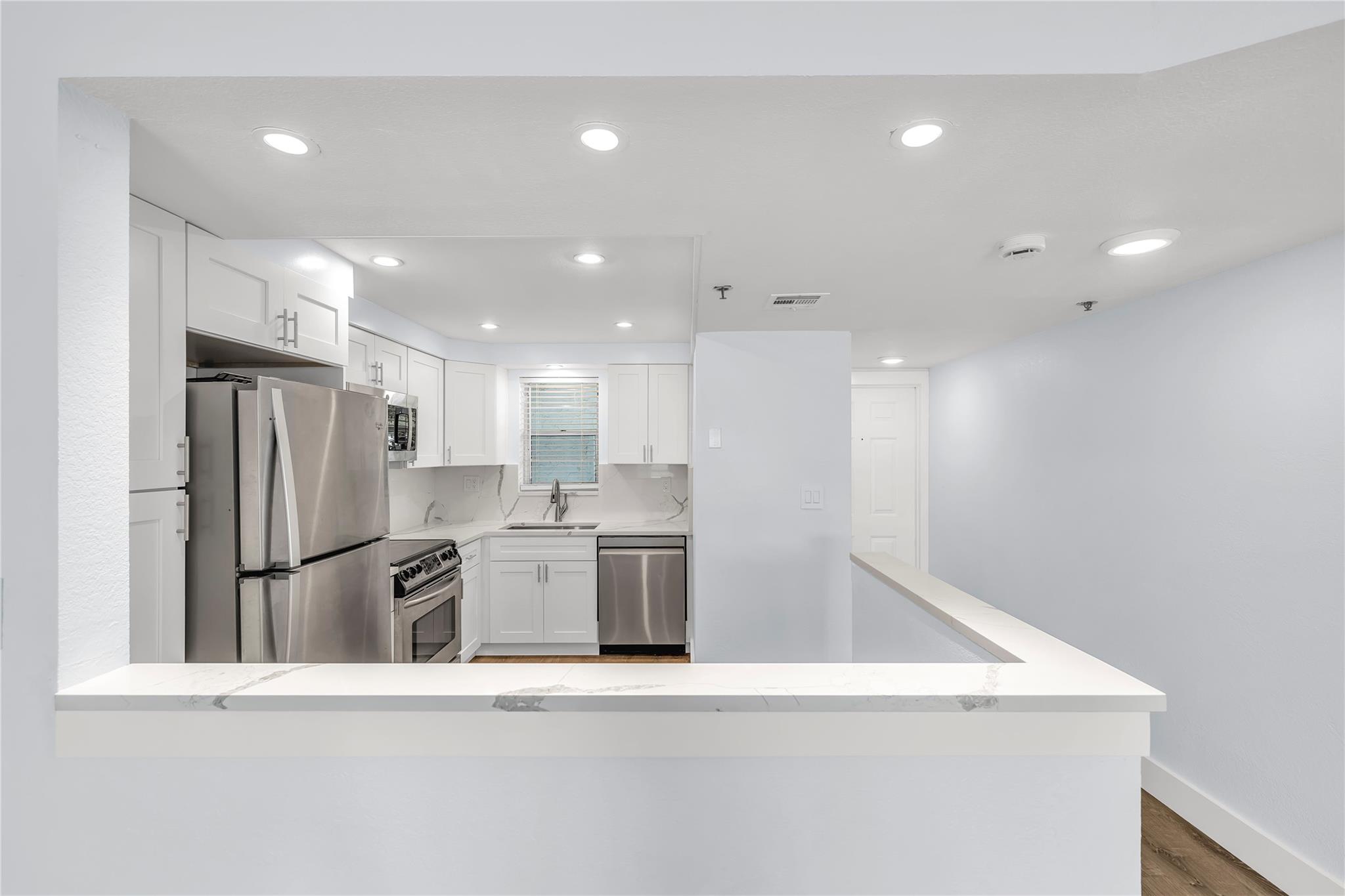 3100 W Rolling Hills Cir 109
