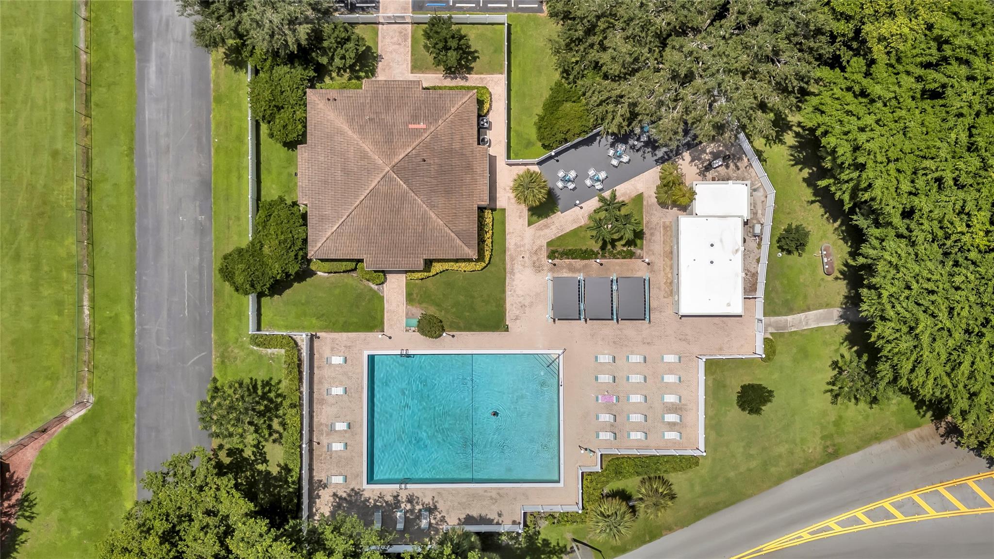 ROLLING HILLS GOLF & TENN - Residential