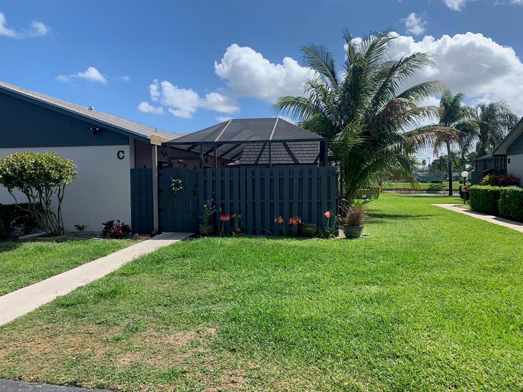 Wonderfully spacious Townhouse in a private gated community. Great amenities for the whole family to enjoy.