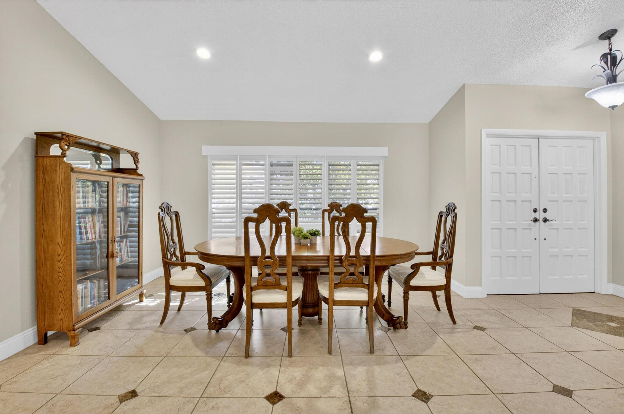 BOCA GREENS 1 - Residential