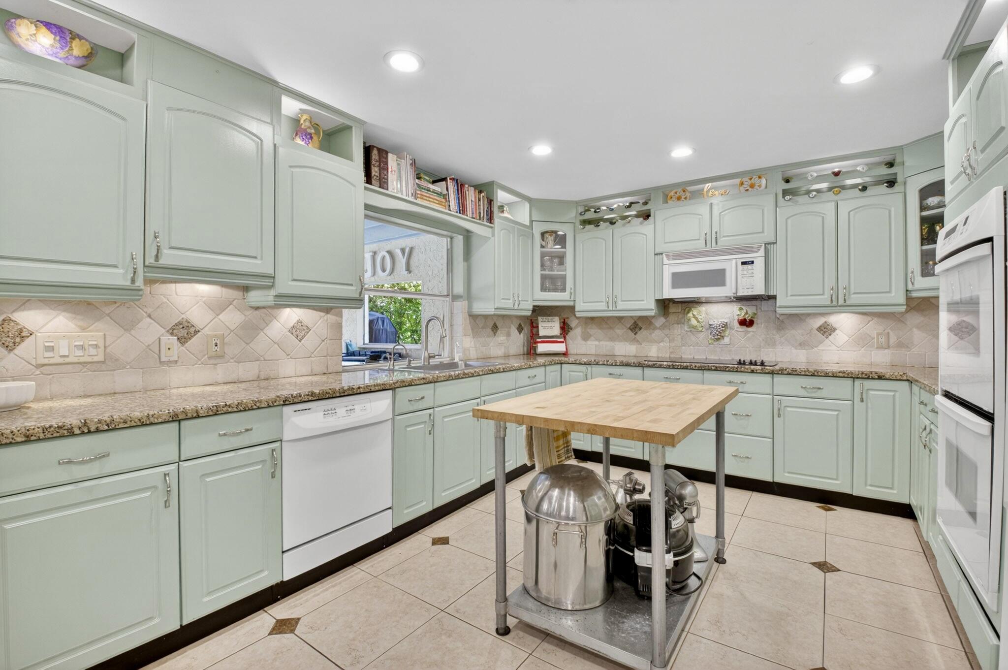 BOCA GREENS 1 - Residential