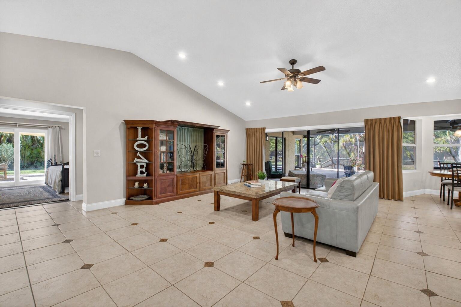 BOCA GREENS 1 - Residential