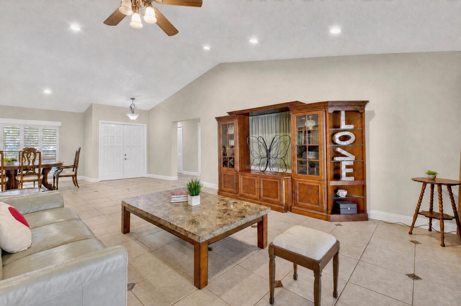BOCA GREENS 1 - Residential