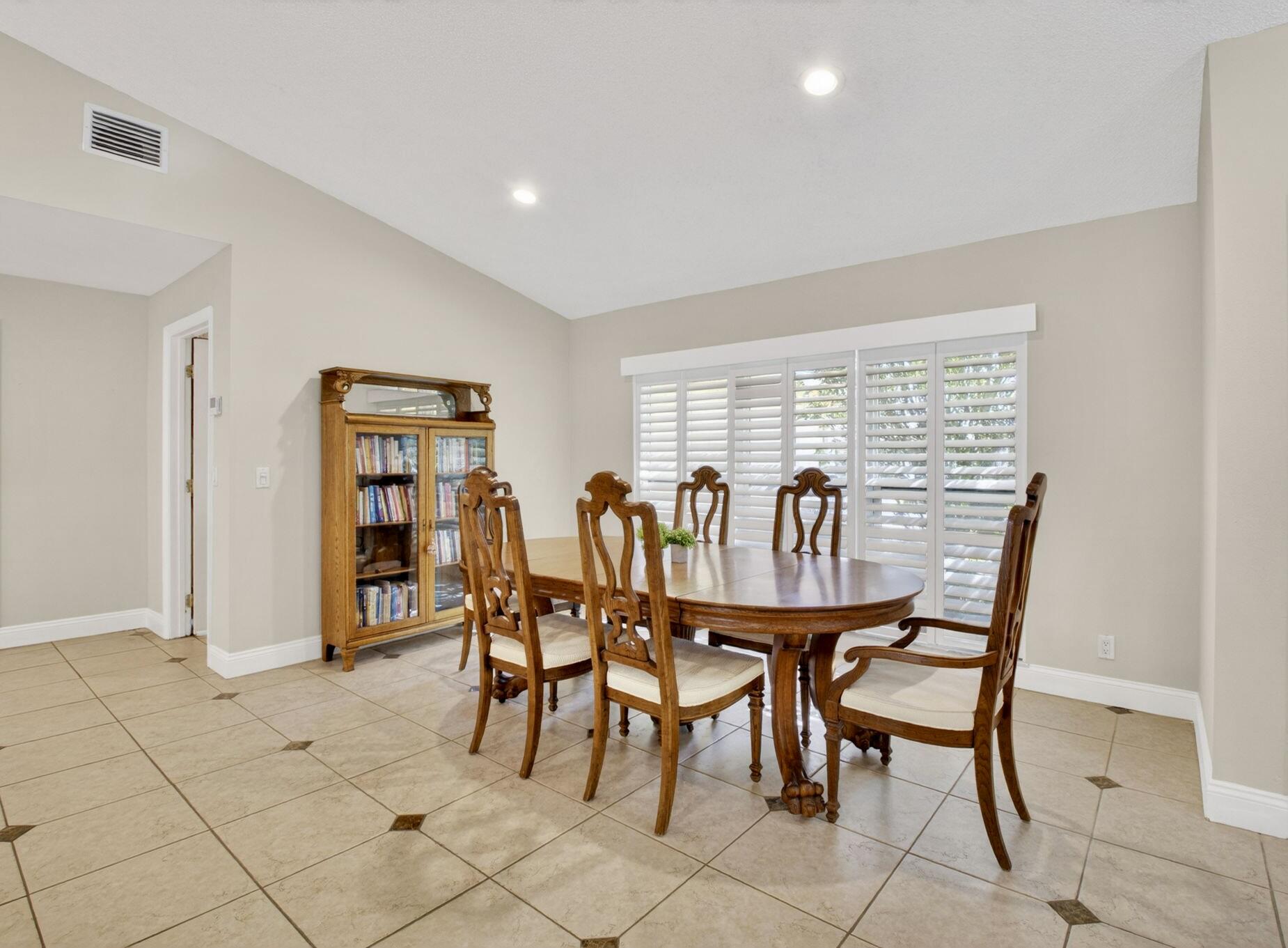 BOCA GREENS 1 - Residential