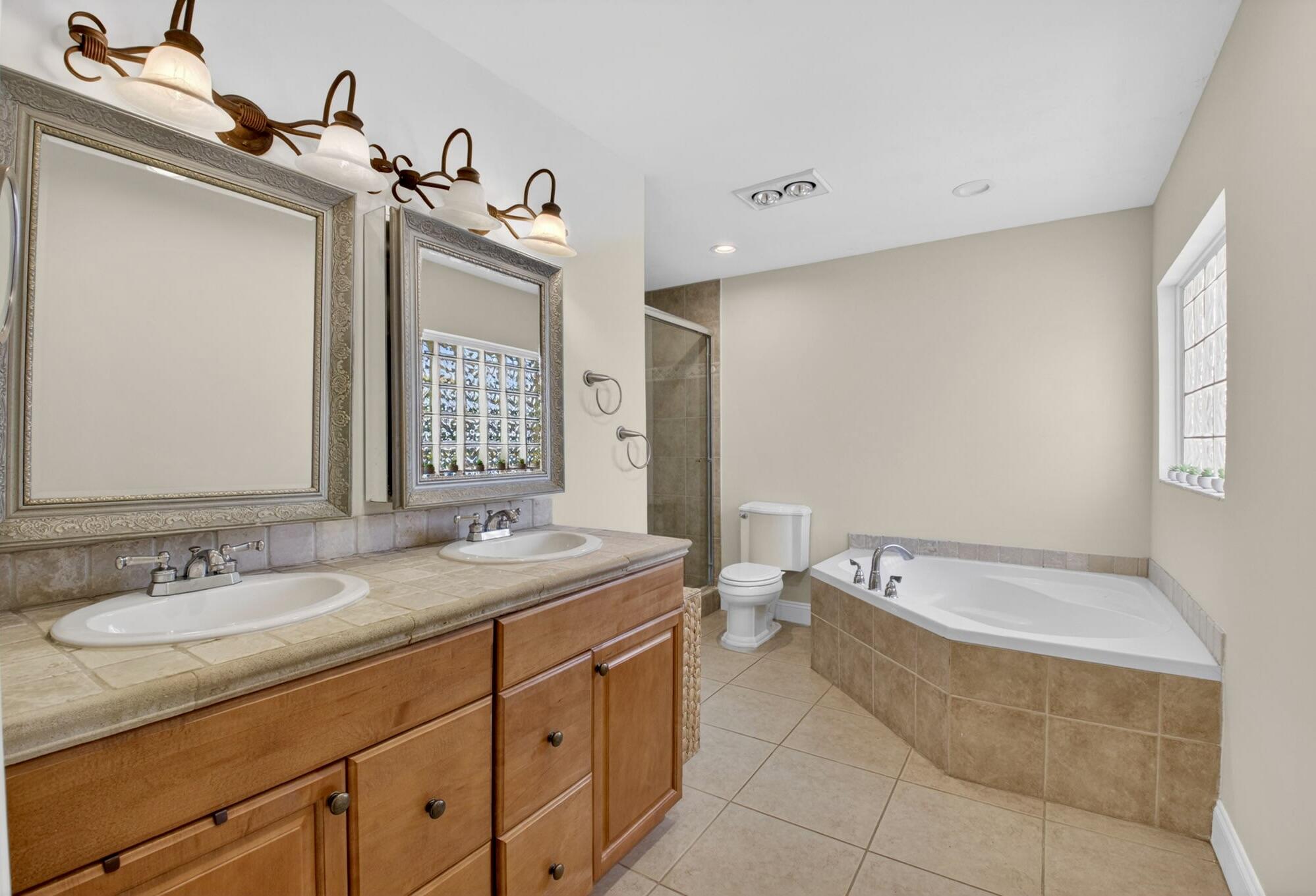 BOCA GREENS 1 - Residential