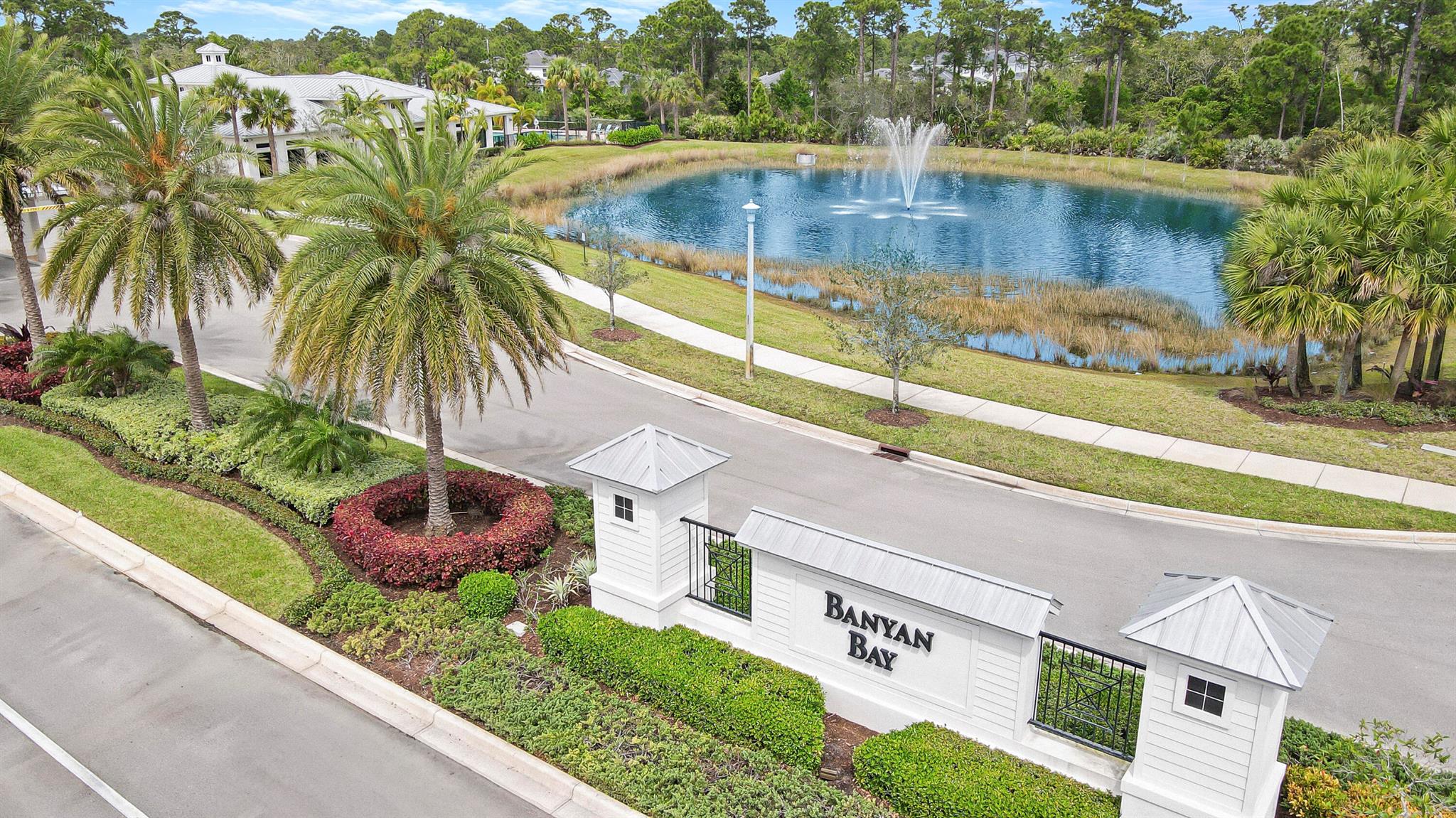 639 SW Riverwatch Place