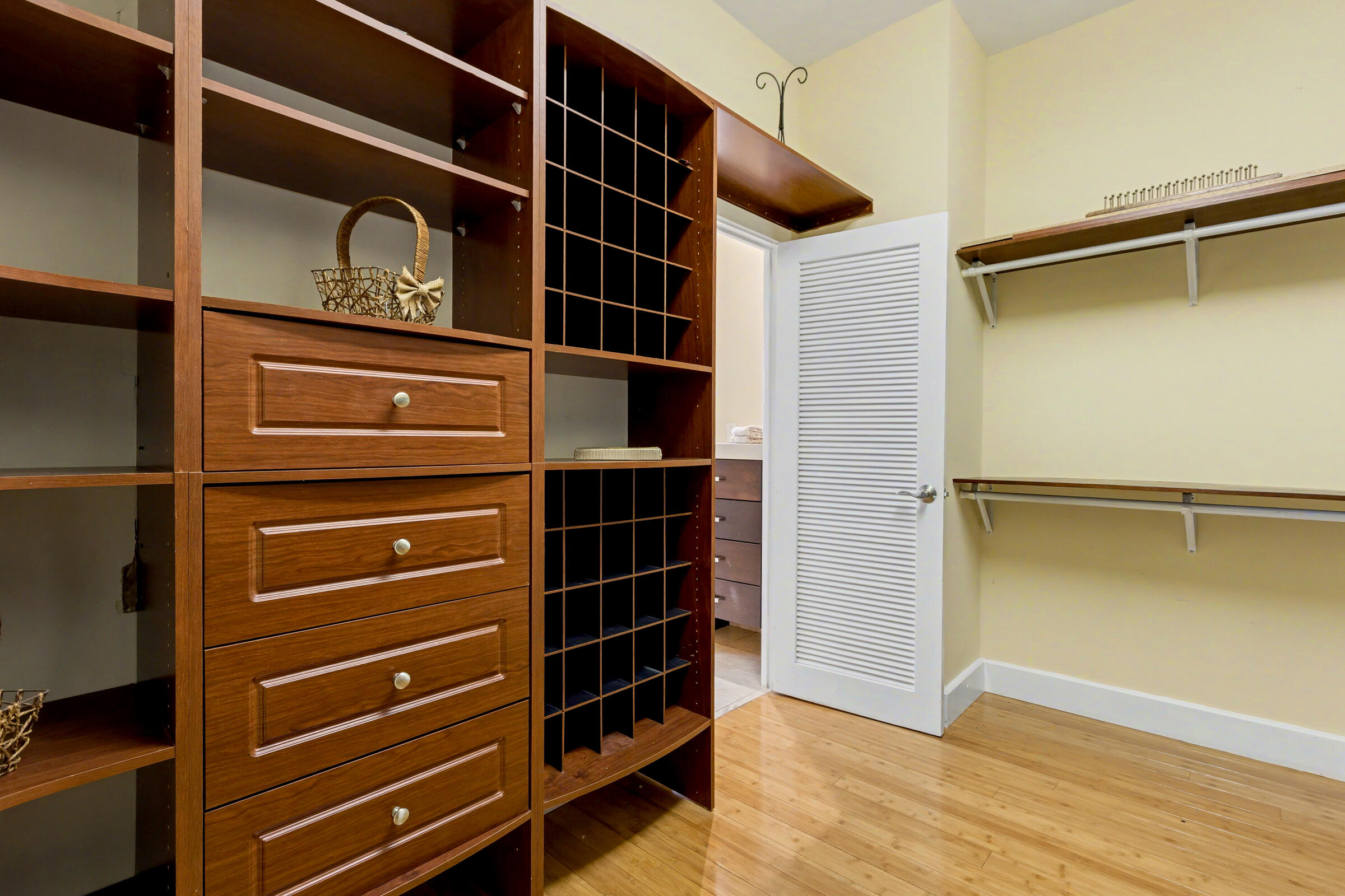 COMMODORE CONDO - Residential Lease