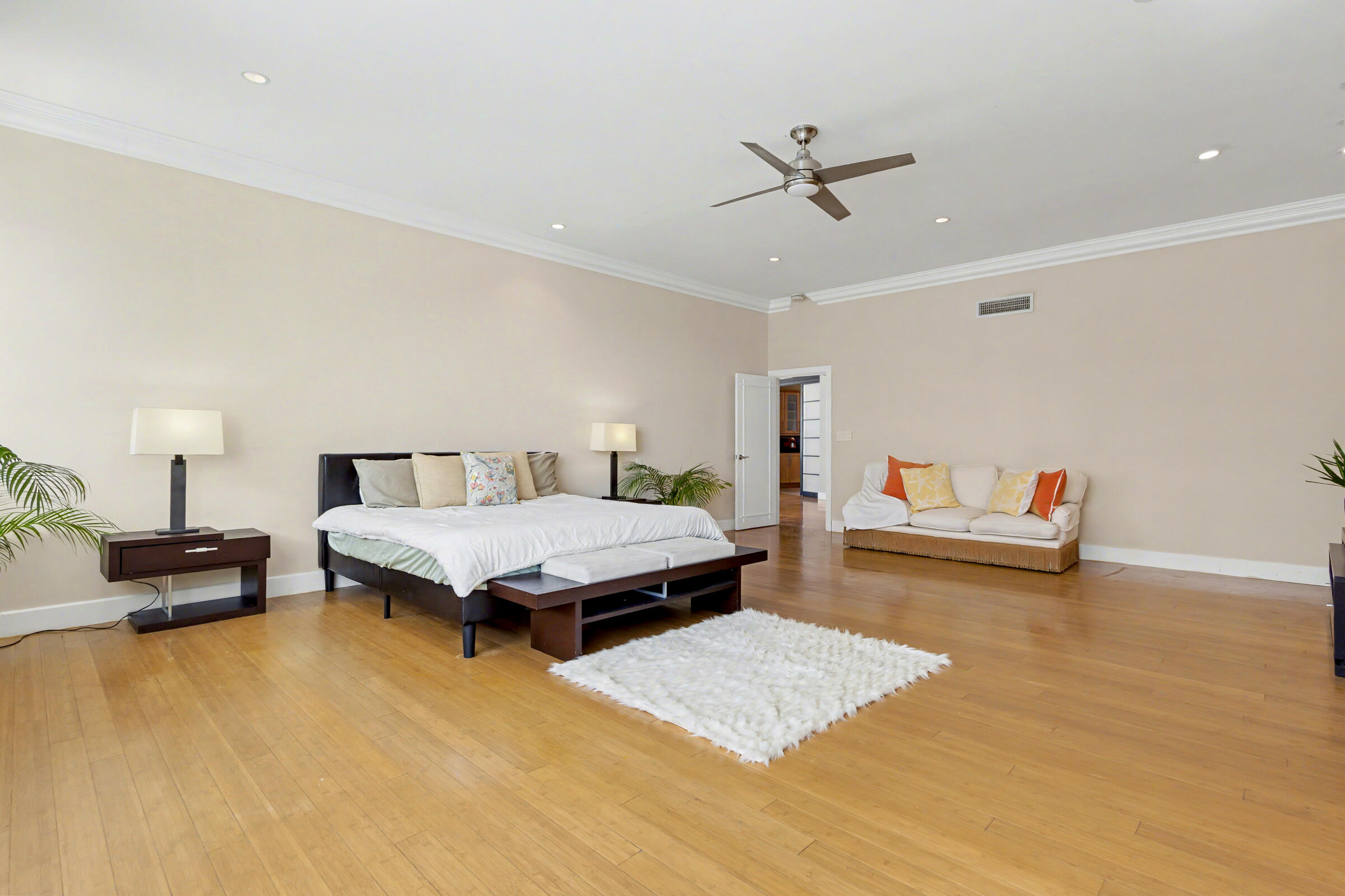 COMMODORE CONDO - Residential Lease