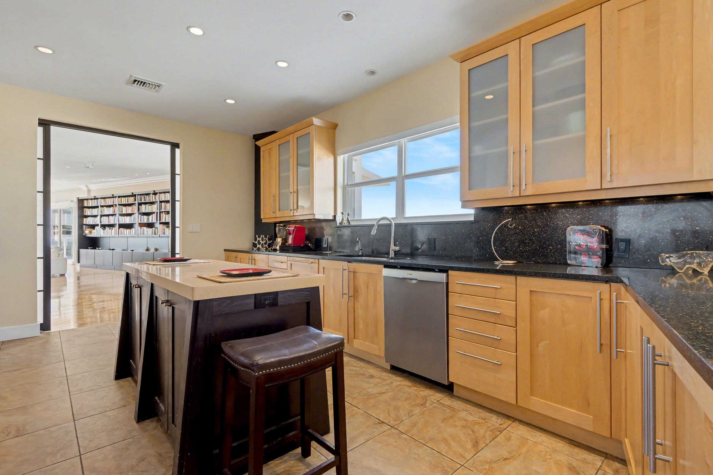 COMMODORE CONDO - Residential Lease