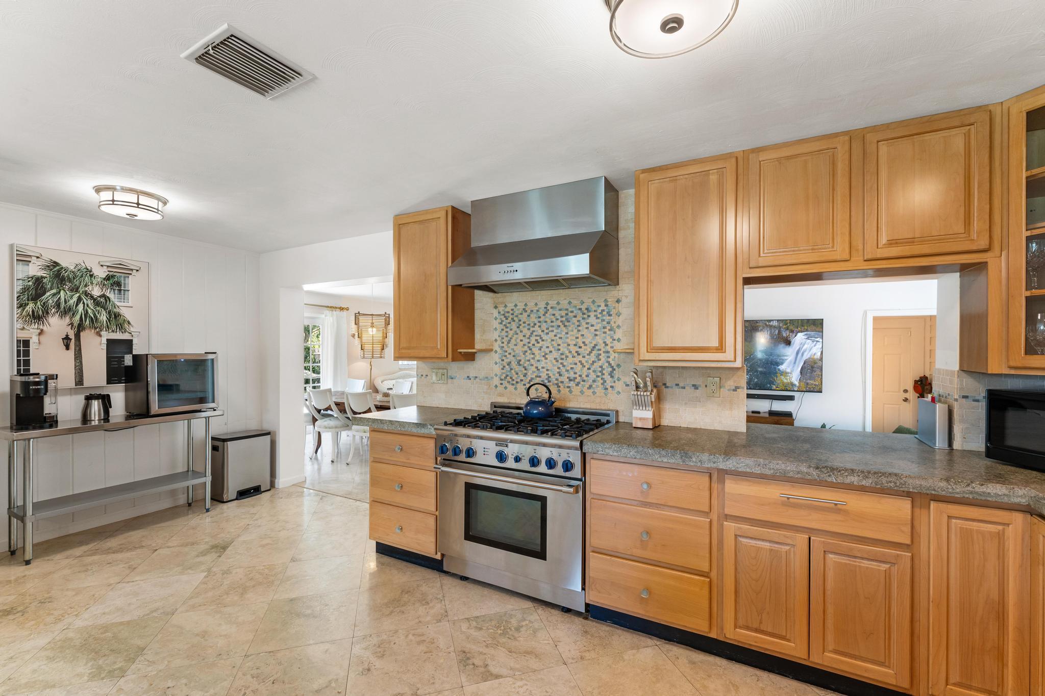 DEXTERS SUB IN - Residential