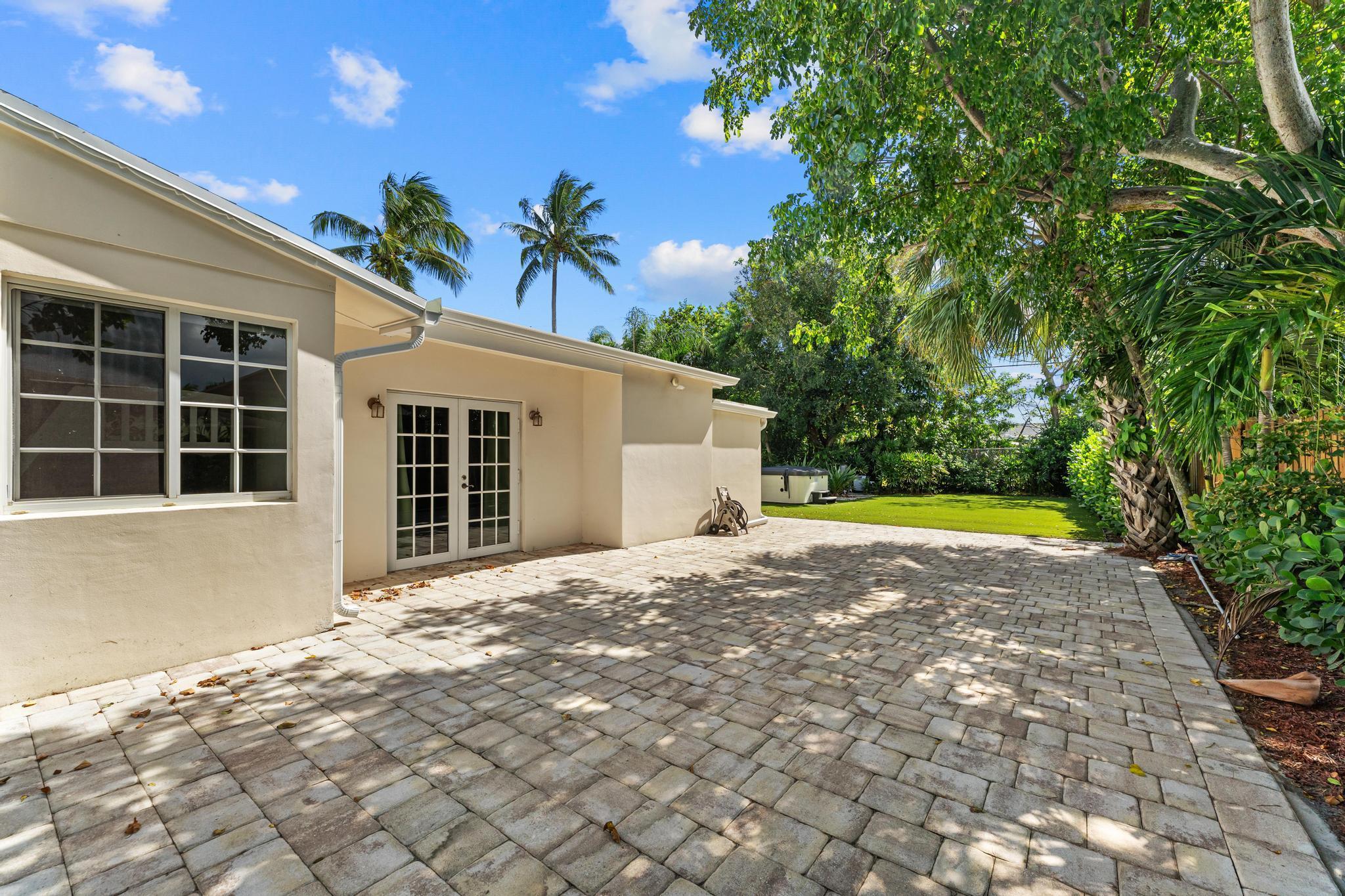 DEXTERS SUB IN - Residential